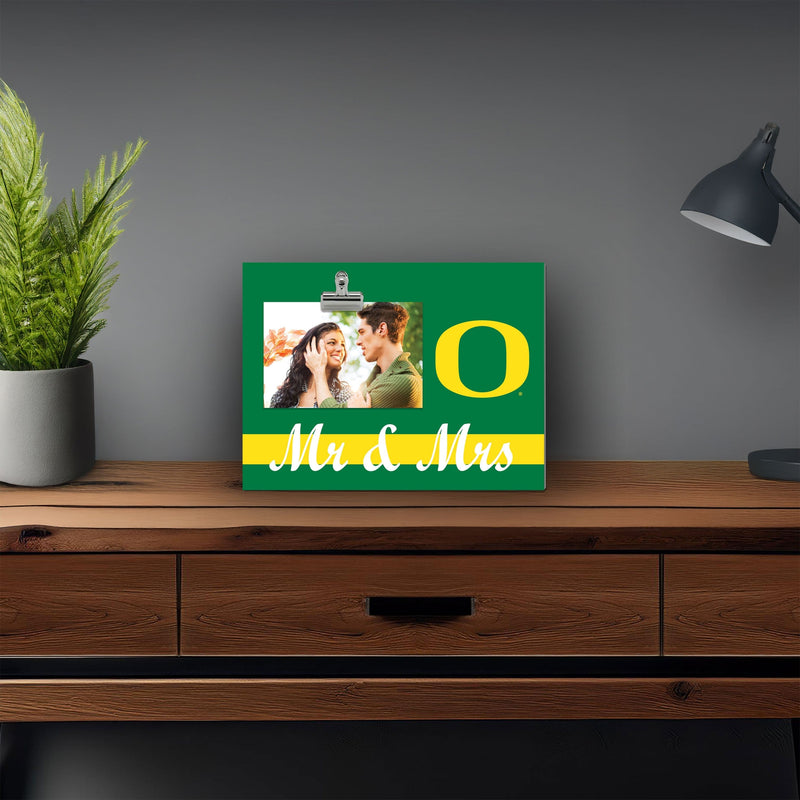 Load image into Gallery viewer, Fan Creations Brightline Mr. and Mrs. NCAA University of Oregon Clip Frame
