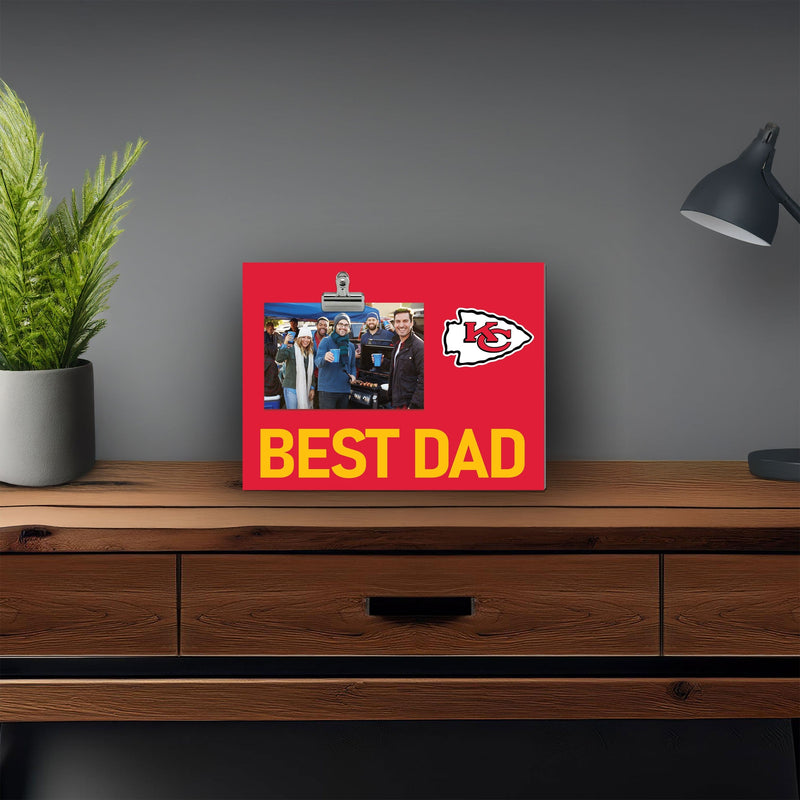 Load image into Gallery viewer, Fan Creations Best Dad NFL Kansas City Chiefs Clip Frame
