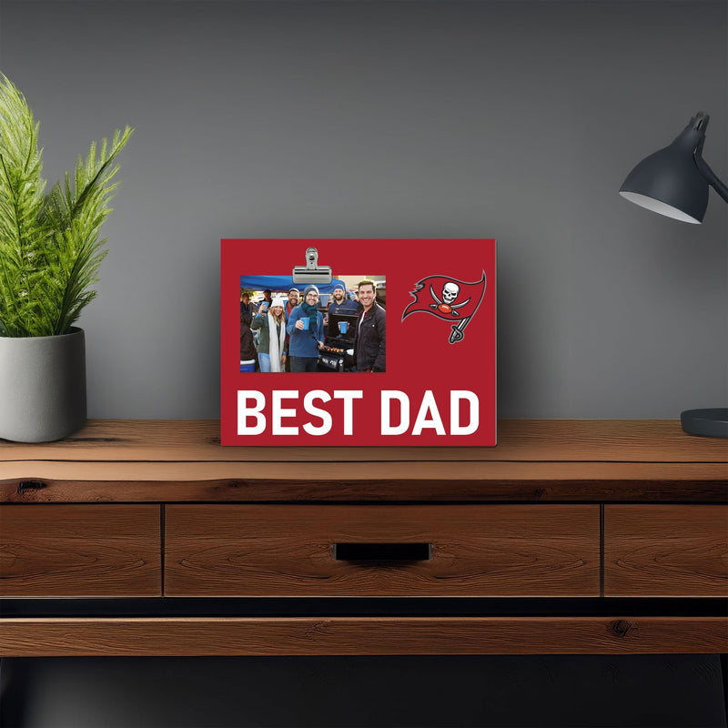 Load image into Gallery viewer, Fan Creations Best Dad NFL Tampa Bay Buccaneers Clip Frame
