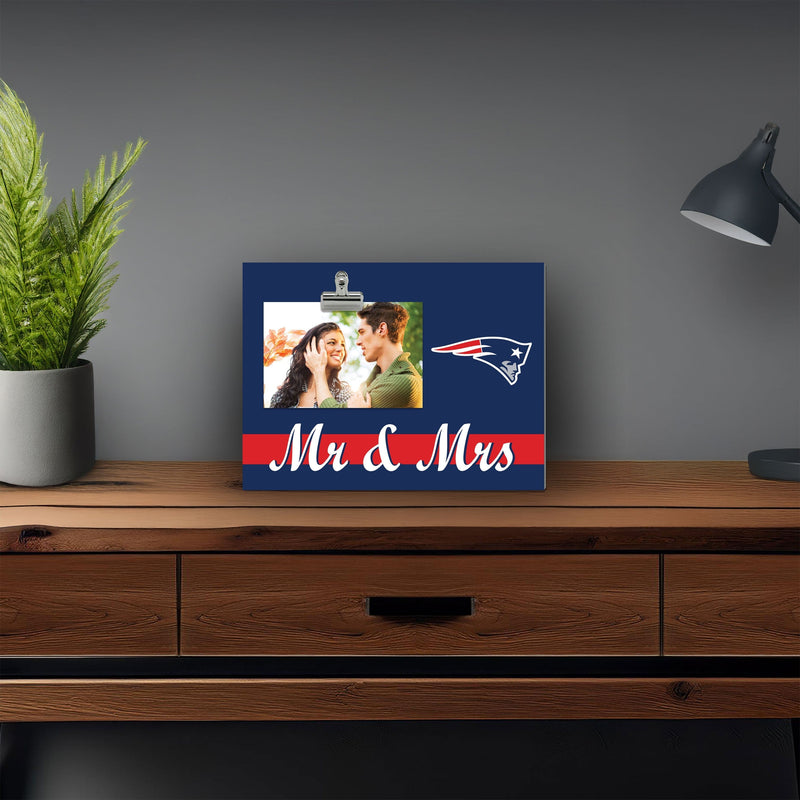 Load image into Gallery viewer, Fan Creations Brightline Mr. and Mrs. NFL New England Patriots Clip Frame
